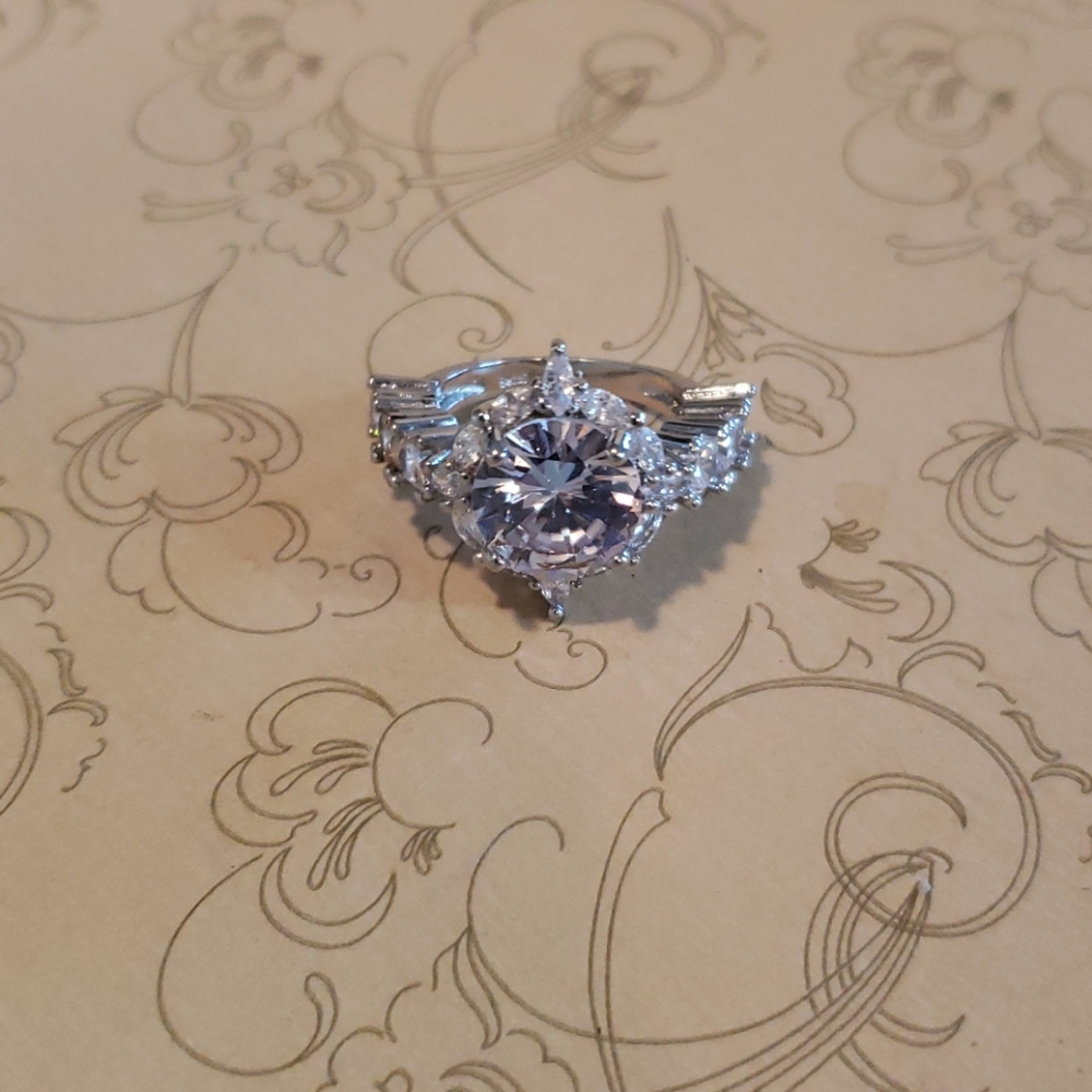 Silver Ring Size 7/8 - Picture 2 of 3